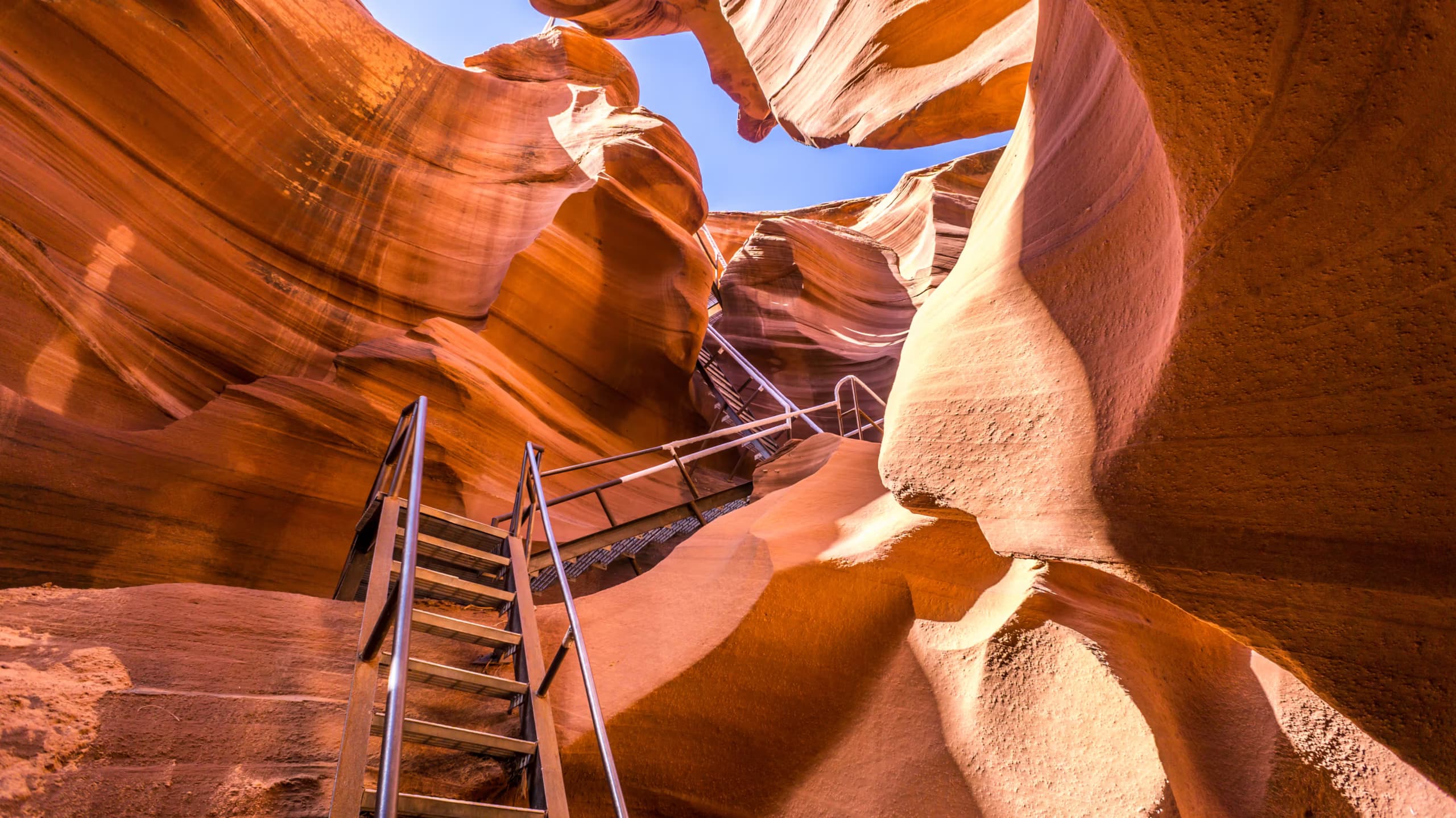 Horseshoe Bend and Antelope Canyon Adventure